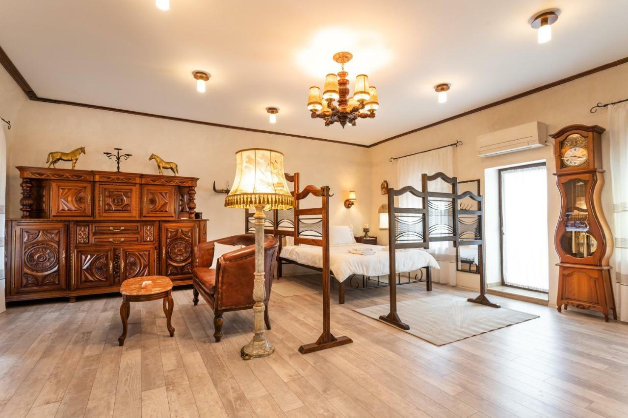 Historic Apartment In The Heart Of The City 벨리코 터르노보 외부 사진