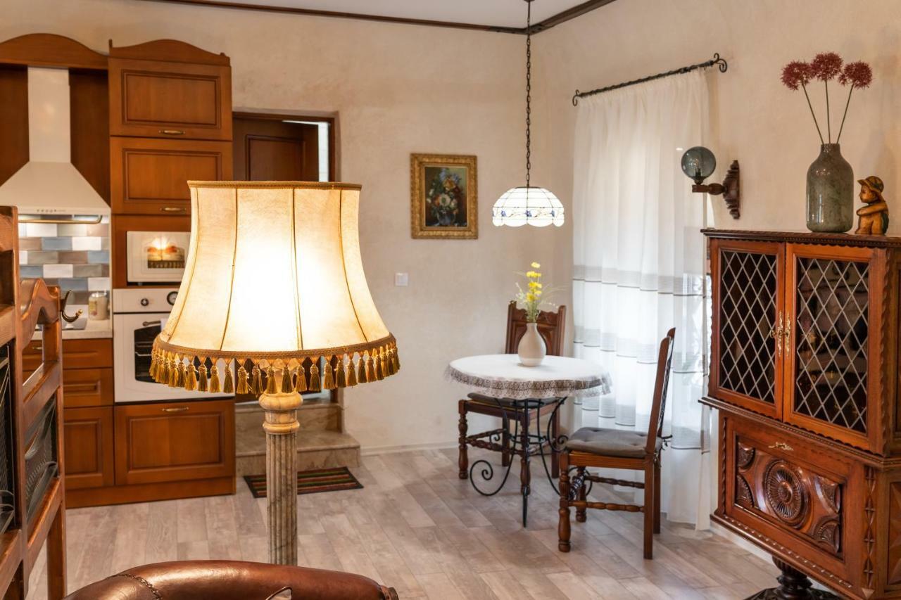Historic Apartment In The Heart Of The City 벨리코 터르노보 외부 사진