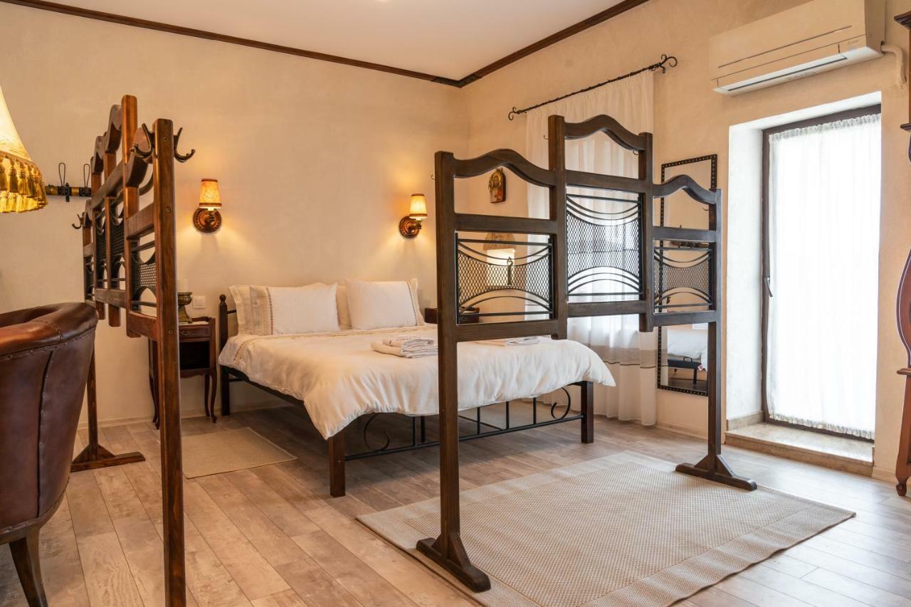Historic Apartment In The Heart Of The City 벨리코 터르노보 외부 사진