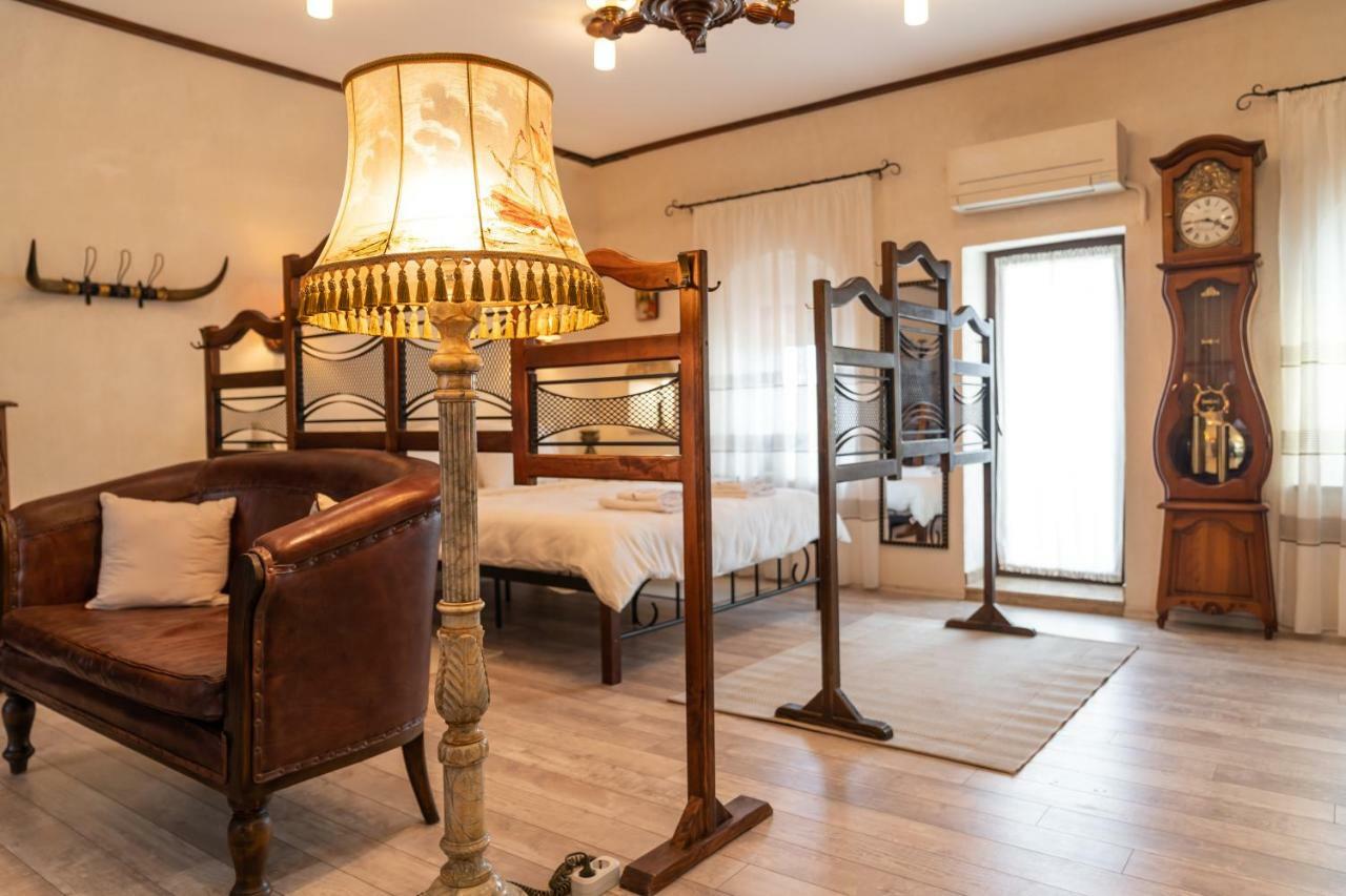 Historic Apartment In The Heart Of The City 벨리코 터르노보 외부 사진